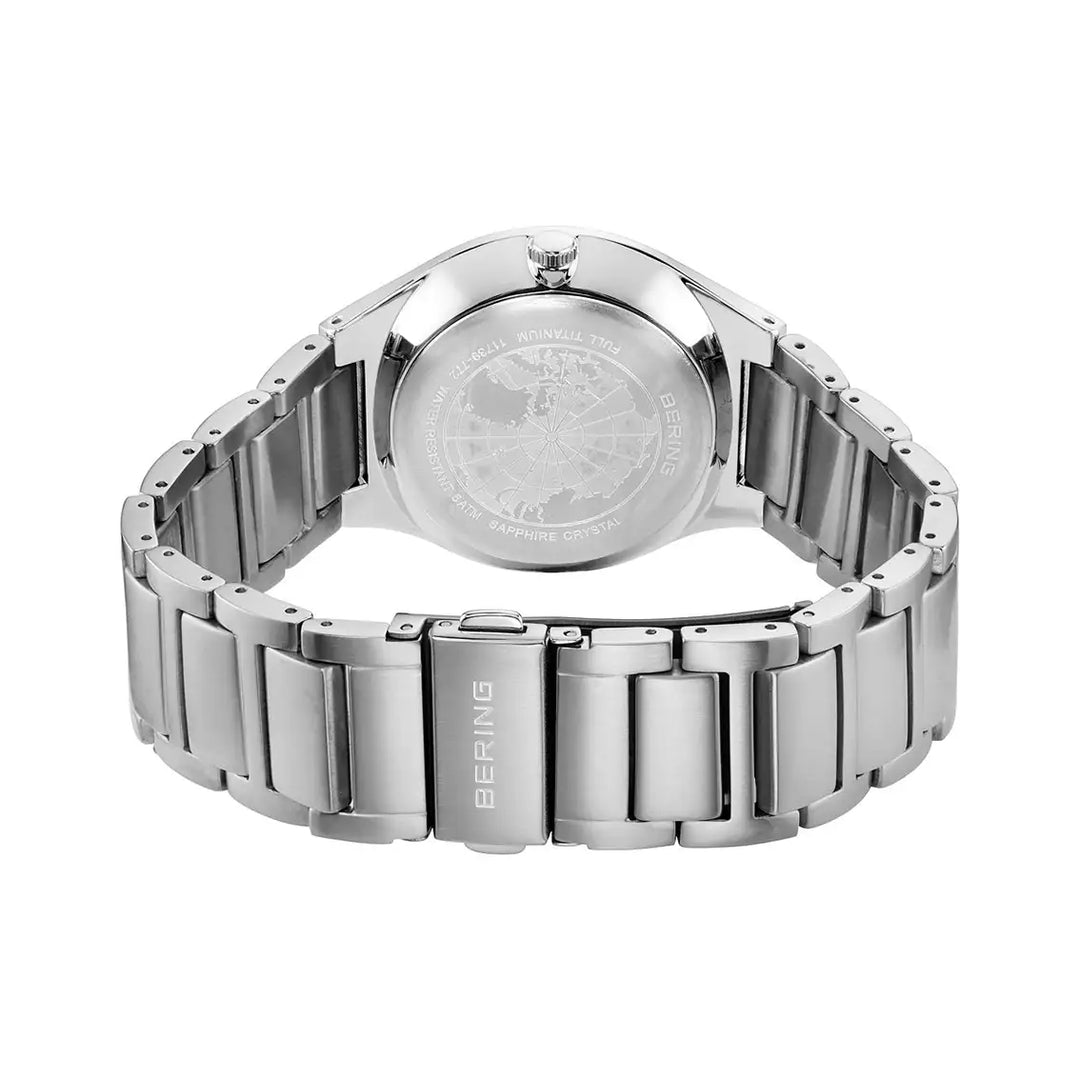 Bering Titanium Herrenuhr 11739-772 - Silber gebürstet | Ultraleicht & hypoallergen