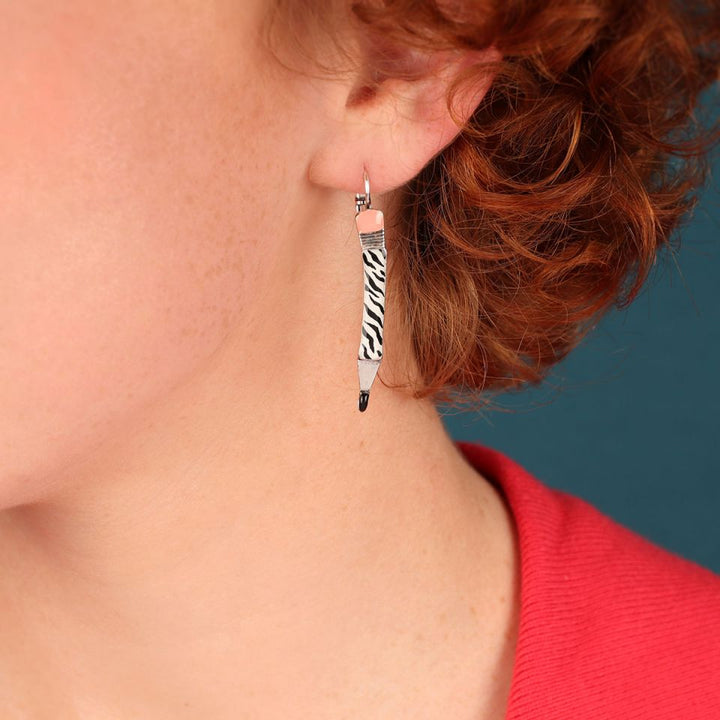 Taratata Ohrstecker Gomme – Bunte Statement-Ohrringe mit handgemalten Mustern