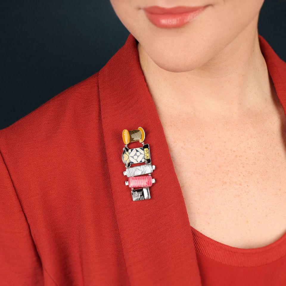 Taratata Brosche Ruban – Bunte Statement-Brosche mit handgemalten Mustern