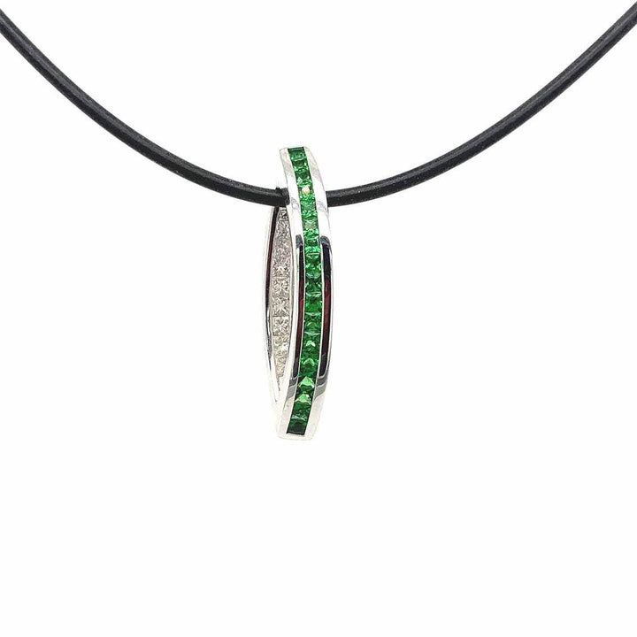 Anhänger Tsavorit, Diamant, Weißgold, Halskette Kautschuk - My Fine Jewellery